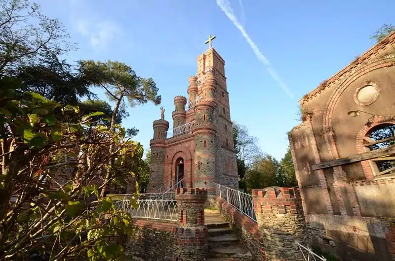 Le Sanctuaire de la Salette à la Rabatelière, un site architectural unique en Vendée